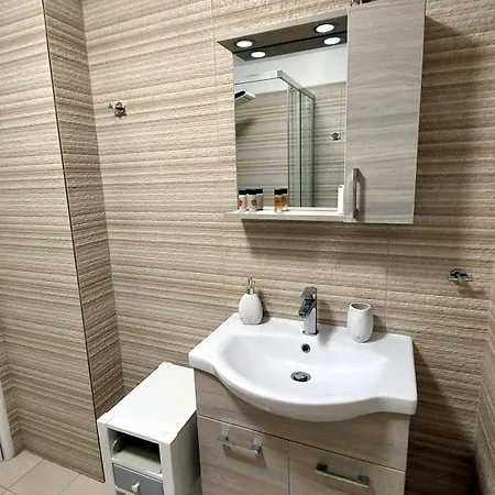 Apollon-artemis Apartment *