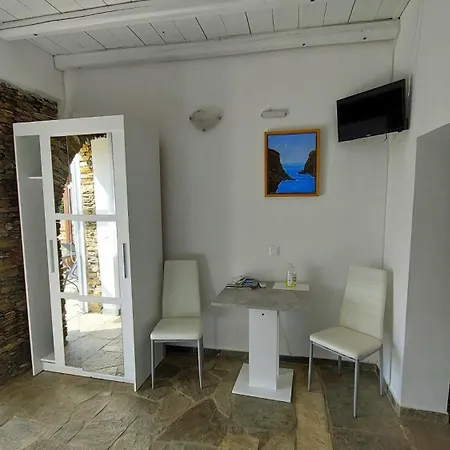 Apollon-artemis Apartment *