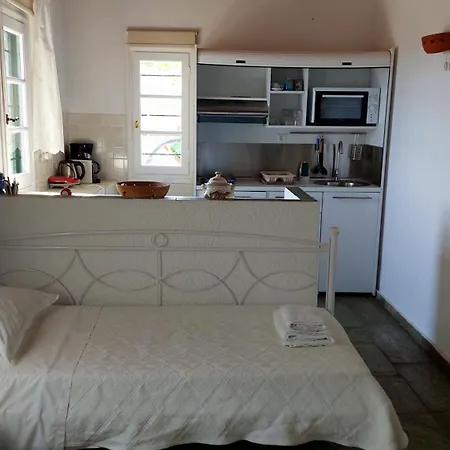 Apollon-artemis Apartment